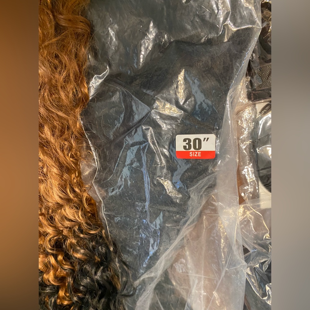 Synthetic wigs and hair pieces bundle lot - Picture 6 of 7